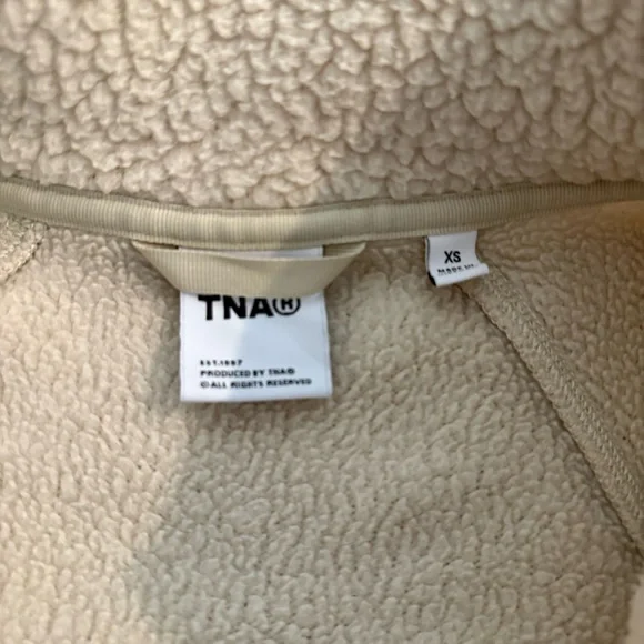 Aritzia TNA Fleece Zip Up - Picture 4 of 4